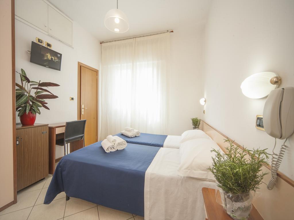hotel manola rimini 3 stelle